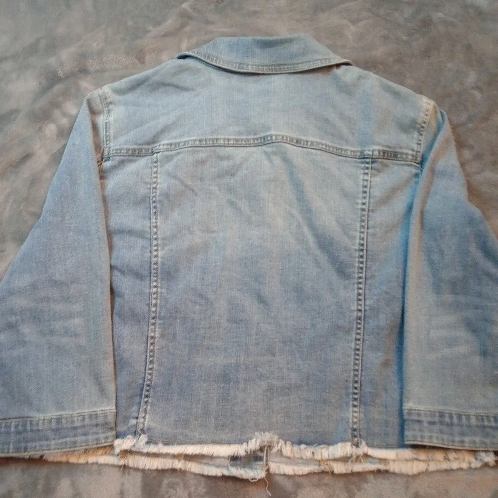 Chicos Denim Jean Trucker Jacket Womens Plus Sz 3 Blue Distressed Cotton Stretch